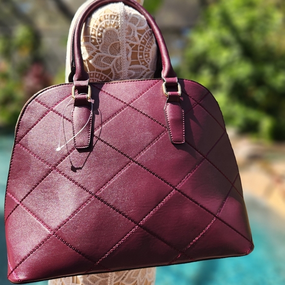 Adrienne Vittadini Burgundy Shoulder bag in EUC - Picture 8 of 16